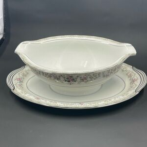 NORITAKE China Edgewood 5807 Gravy Boat With Attached Plate